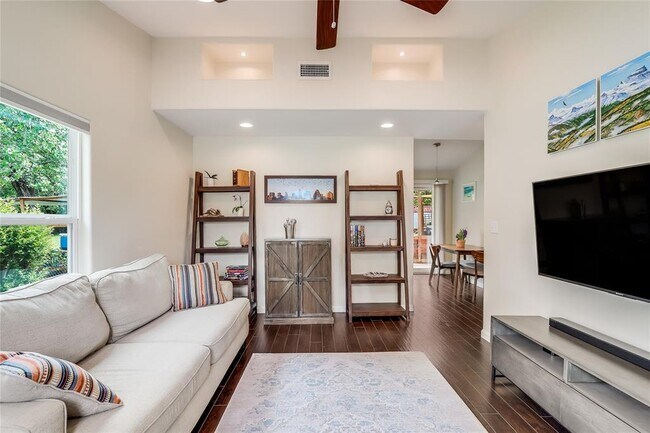 Foto del edificio - 5112 Heflin Ln