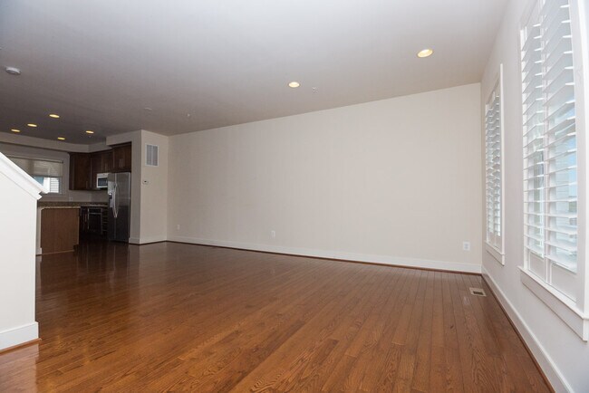 Foto del edificio - 3029 Chancellor's Way NE