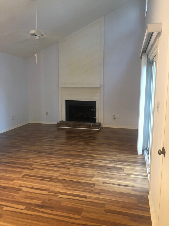 Building Photo - 47 Navigator Ln