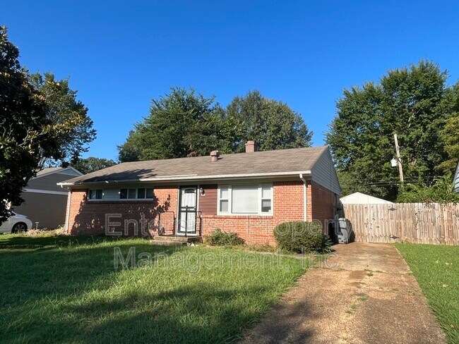 Building Photo - 447 McDermitt Rd