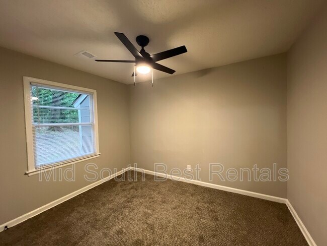 Building Photo - 521 E Shelby Dr