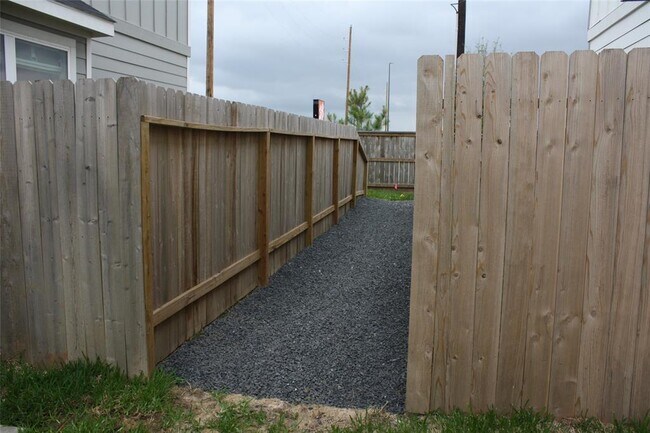 Foto del edificio - 27922 Western Crk Ct