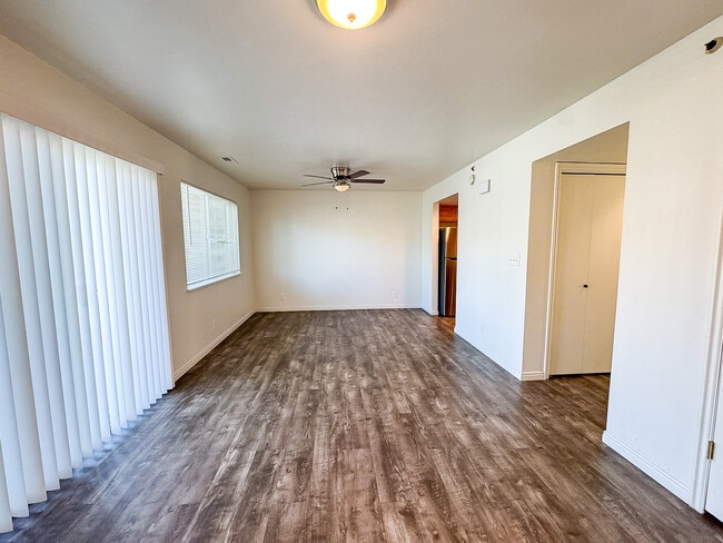 Building Photo - 644 S 500 W