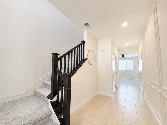 Building Photo - Beautiful and almost Brand New 3 Bedroom House in Citro, Fallbrook for Rent