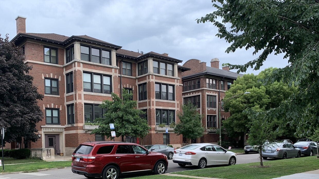 Primary Photo - 5109 S Ellis Ave