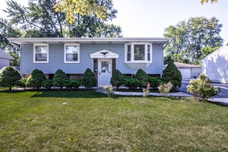 Building Photo - 738 Tinley Dr