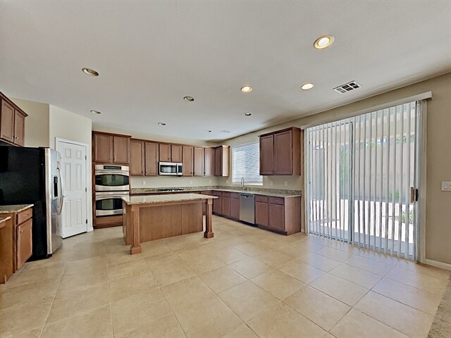 Foto del edificio - 627 Blue Snow River Ct