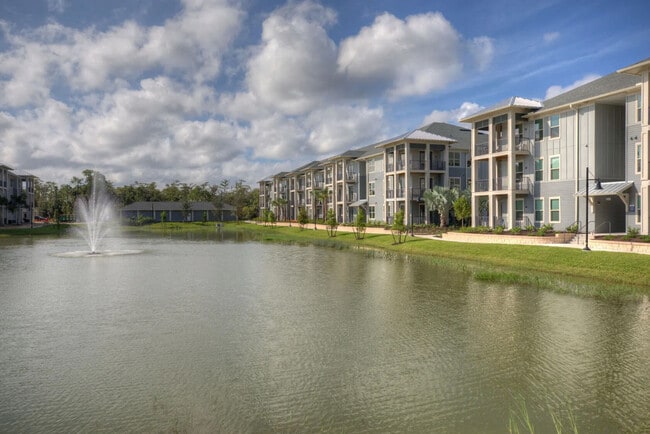 Building Photo - Viridian at Bonita Springs