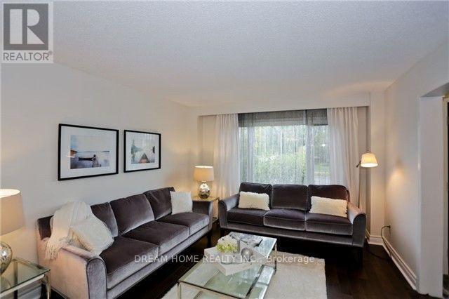 Building Photo - 2425 Carlanne Pl