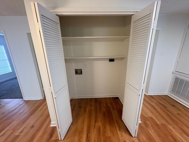 Foto del edificio - 2710 Hodges St