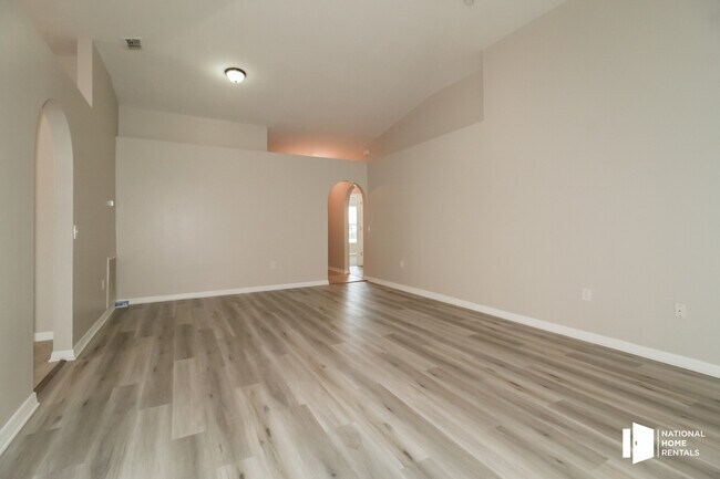 Foto del edificio - 1018 Lake Doe Blvd