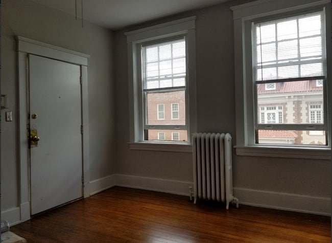 Photo - 2711 Hanover Ave Apartment