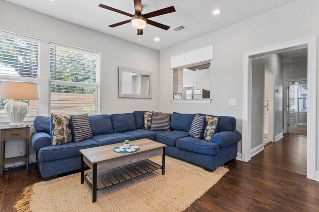 Building Photo - 134 Lee St