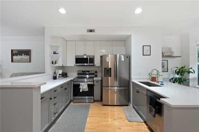 Foto del edificio - 951 Glenwood Ave SE