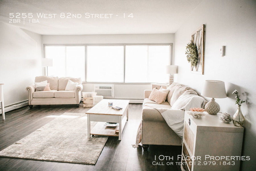 Primary Photo - 5255 W 82nd St