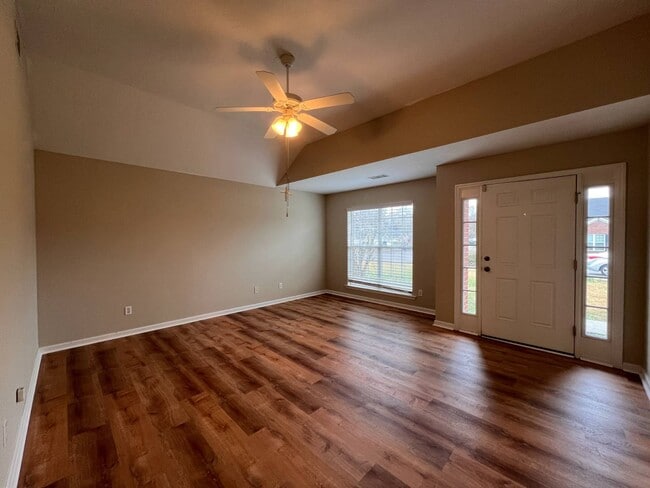 Building Photo - 204 Sand Fox Pl