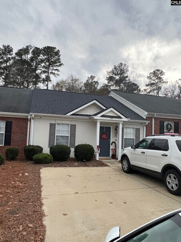 Primary Photo - 104 Andover Ct