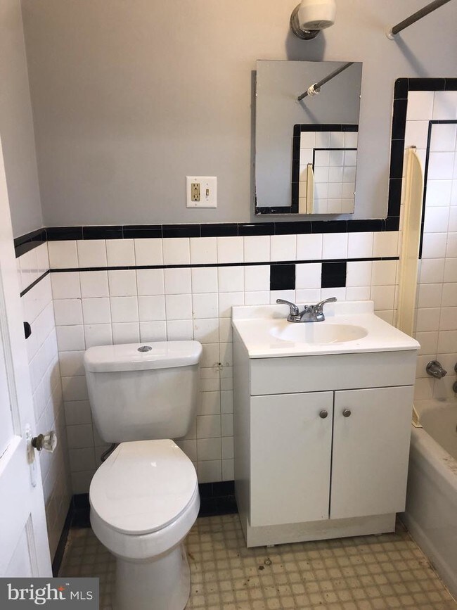 130 N Broadway Unit 2, Pennsville, NJ 08070 Apartment for Rent in Pennsville, NJ