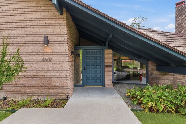 Foto del edificio - 4603 Ivanhoe St