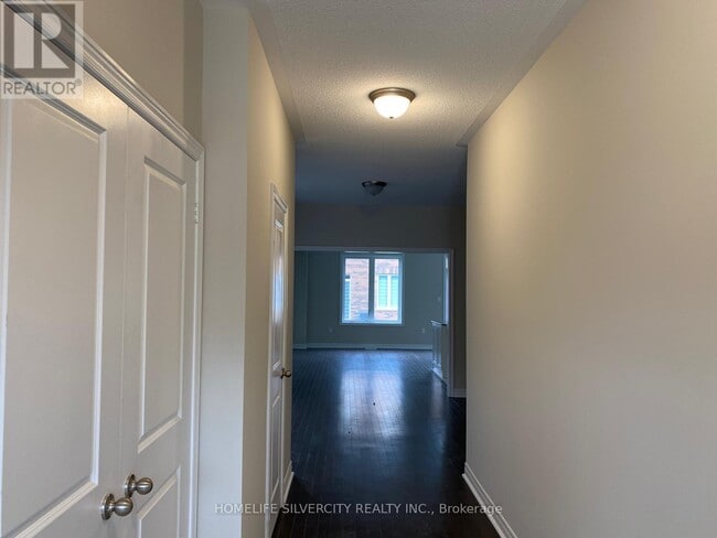 Building Photo - 142 Finegan Cir