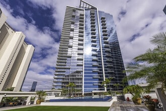 Building Photo - 1189 Waimanu St