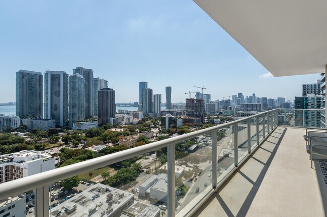 Foto del edificio - 3470 E Coast Ave
