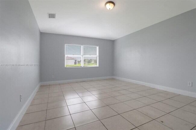 Building Photo - 2401 Xelda Ave N