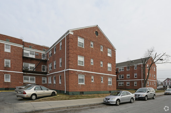 Foto del edificio - Maple Tree Apartments