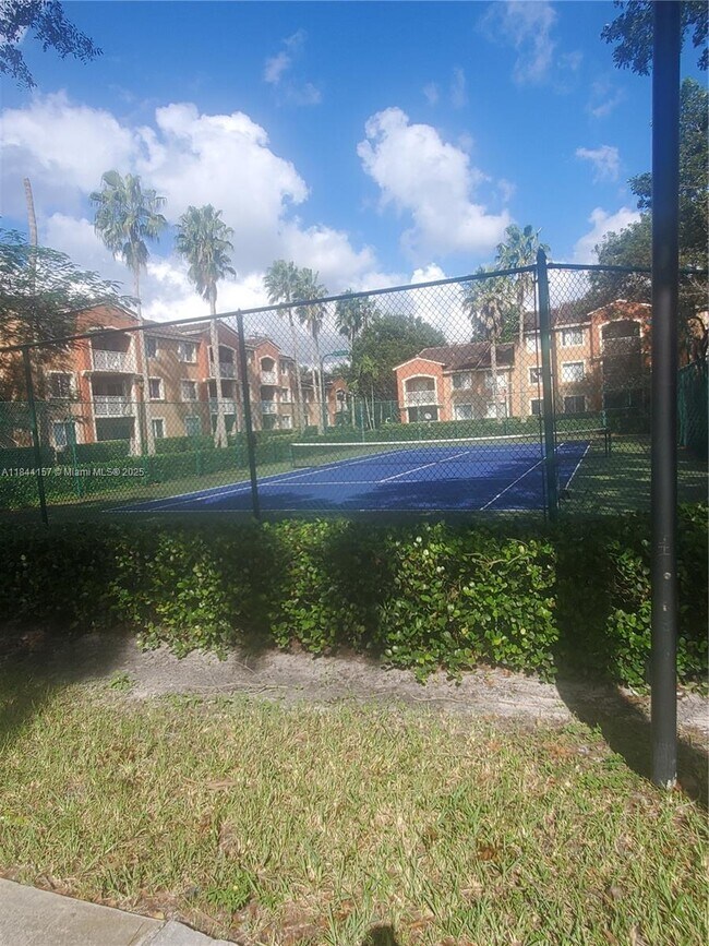Foto del edificio - 3874 Lyons Rd