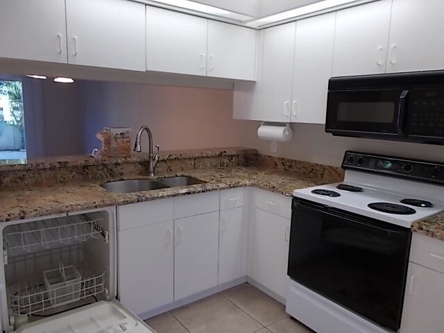 Foto del edificio - 6166 Riverwalk Ln
