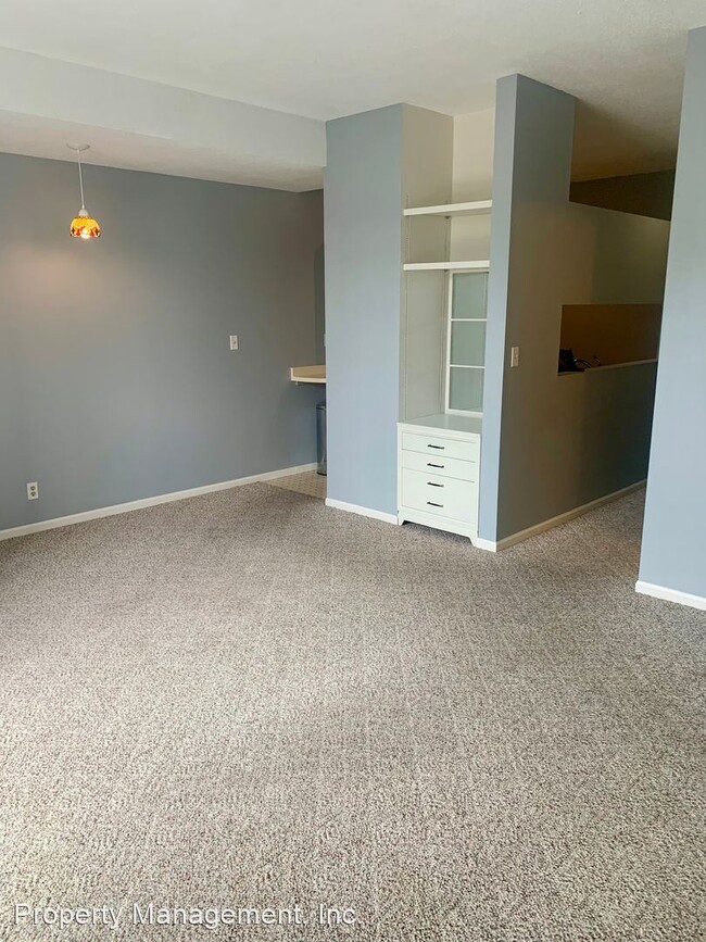 Building Photo - 2 br, 1.5 bath House - 2901 A Street #116