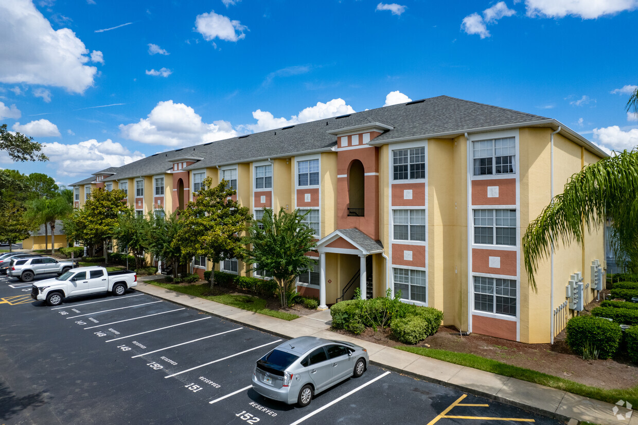 10825 Windsor Walk Orlando, FL 32837 - Building 3