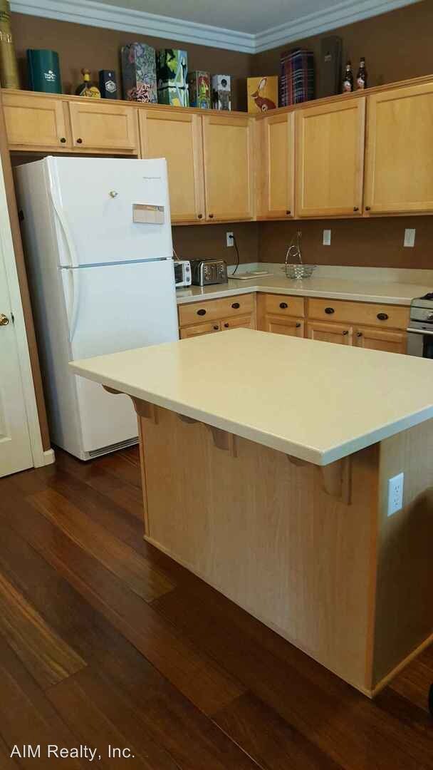 Building Photo - 4 br, 2.5 bath House - 6304 MALLARD COURT