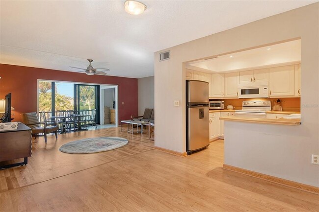 Foto del edificio - 1601 Bayhouse Point Dr
