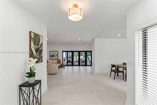 Foto del edificio - 6220 SW 123rd Terrace