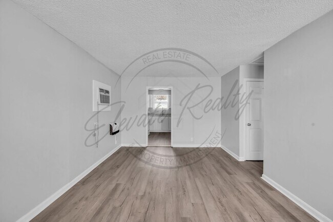 Foto del edificio - Updated Two Bedroom Ranch w/ Special!