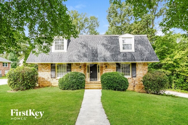 Building Photo - 2204 Lynncrest Ln