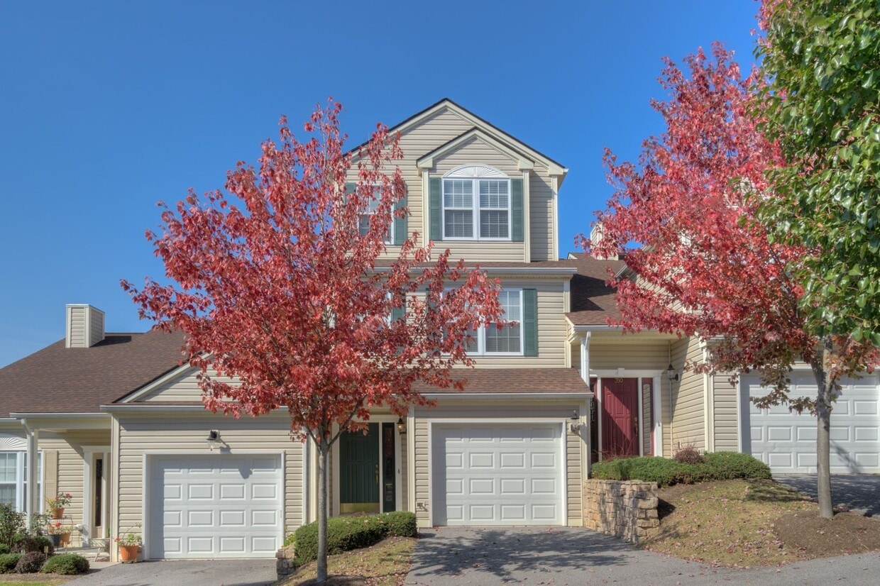 Photo - 315 Huff Heritage Lane | 3 Bed 2.5 Bath Townhouse | November 30