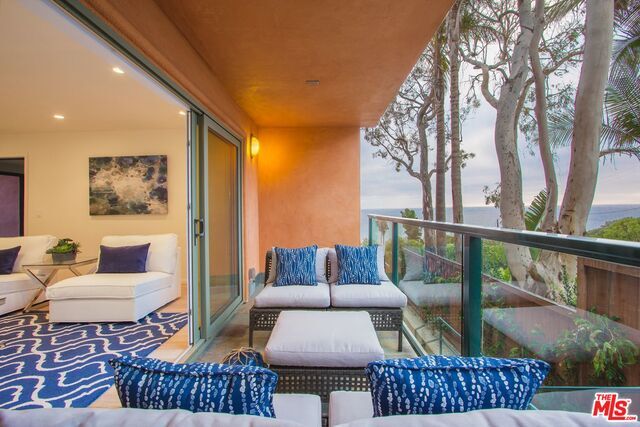 Foto del edificio - 2442 S Coast Hwy