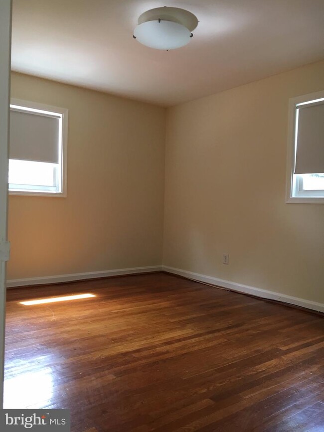 Building Photo - 4504 Glasgow Dr
