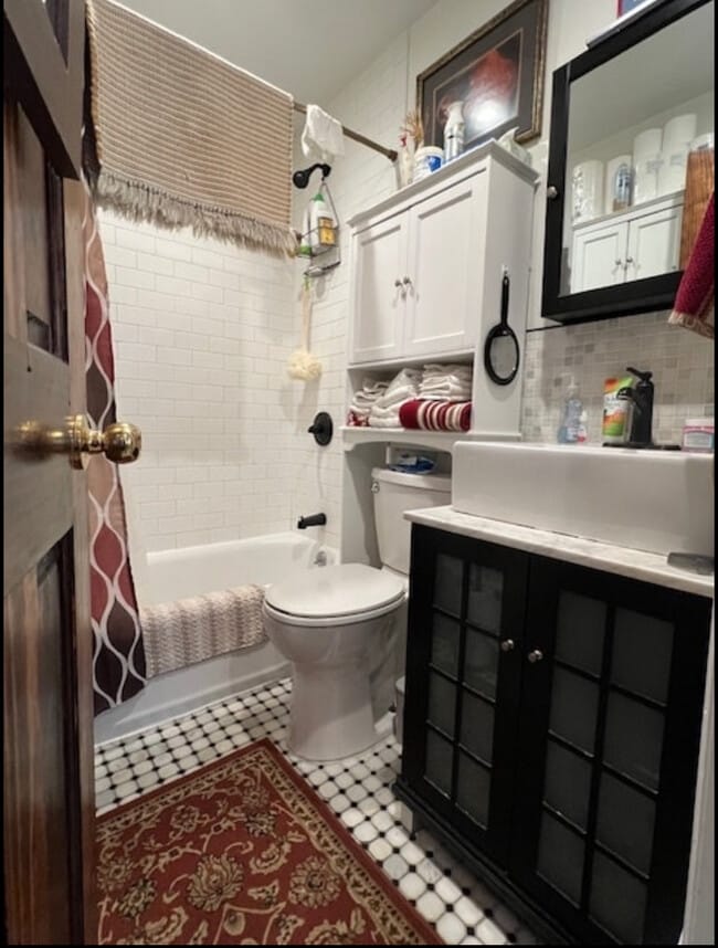 Building Photo - 626 W 158th St