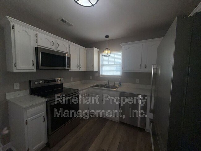 Foto del edificio - 1024 Cherry Meadow Ln