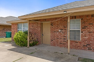 Building Photo - 233 E Craven Ave
