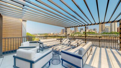 Building Photo - The Scenic