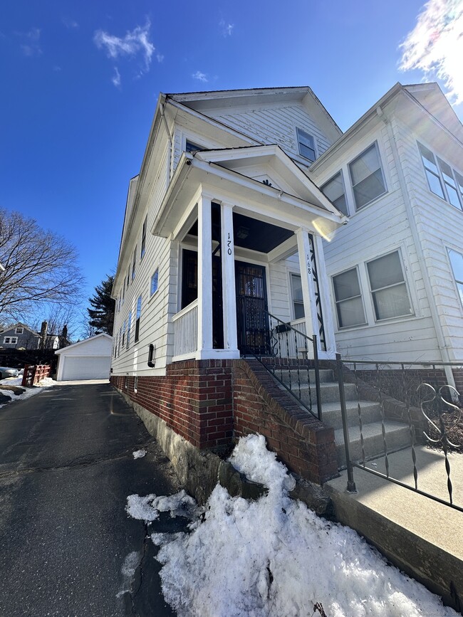 Building Photo - 168 Brightwood Ave