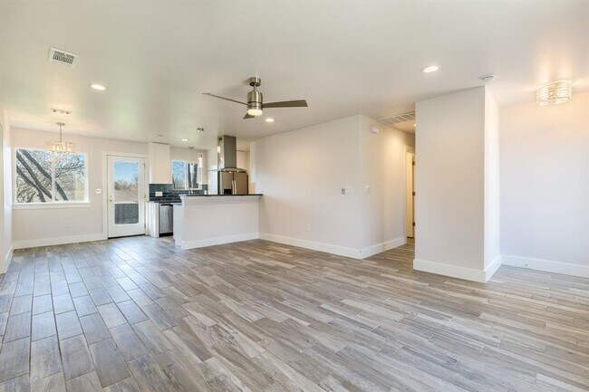 Building Photo - 8410 Romney Rd