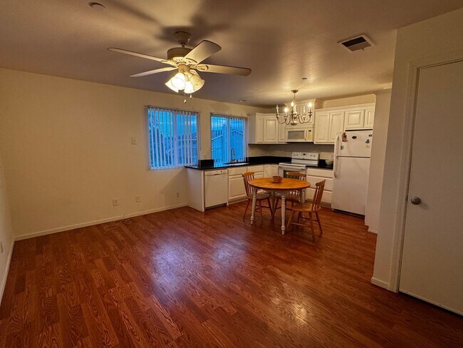 Foto del edificio - One Bedroom  ADU for Rent