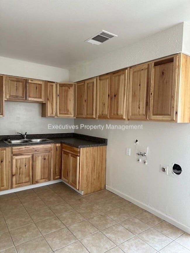 Photo - 1200 Kings Ave House