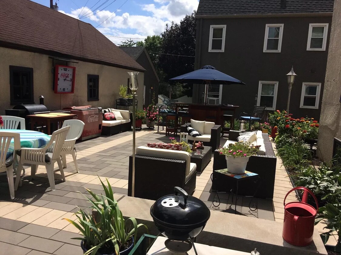 Foto principal - 3535 Irving Ave S