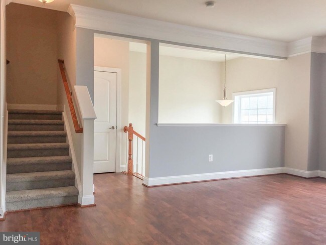 Building Photo - 2115 Abbottsbury Way